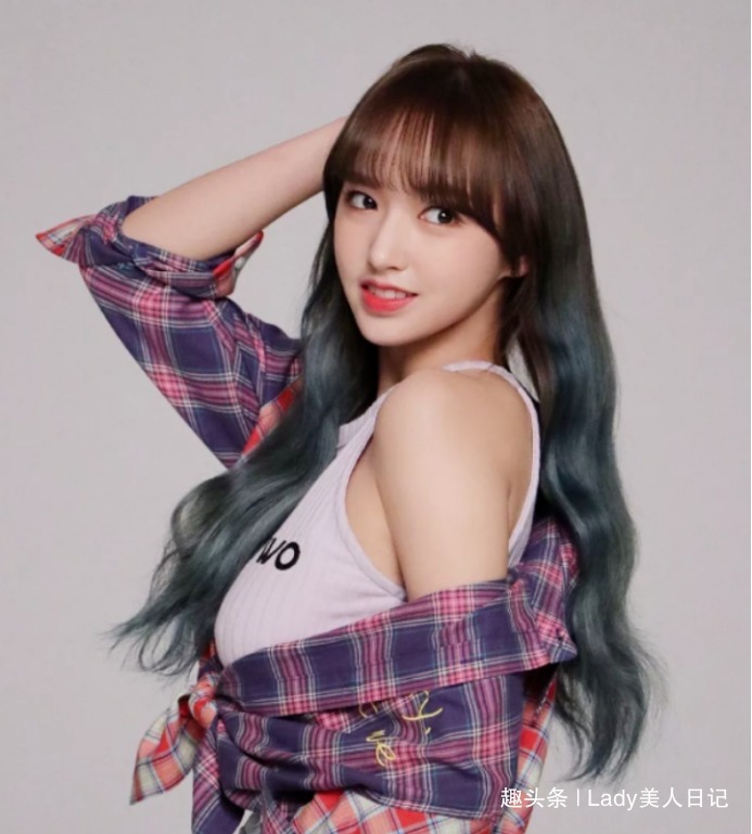 挂耳染|新晋挂耳染太美了,时髦精还喜欢这4款染发款,抓眼球还是女团风