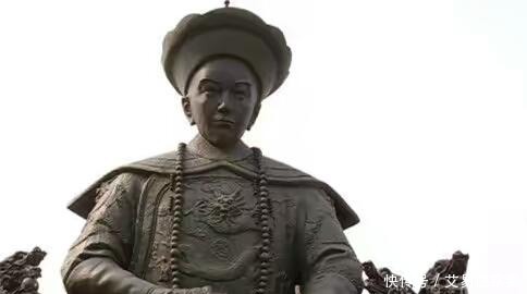 失火|皇帝大婚前皇宫失火,继续举行大婚仪式,用纸扎了个假大门