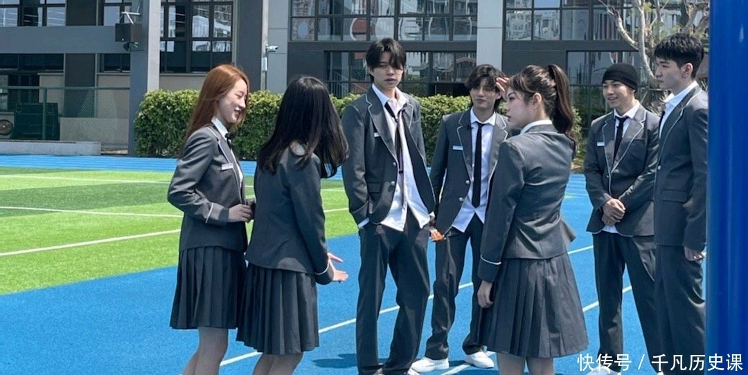 比小甜剧还甜的综艺《怦然心动20岁》,主持人大左直呼上头