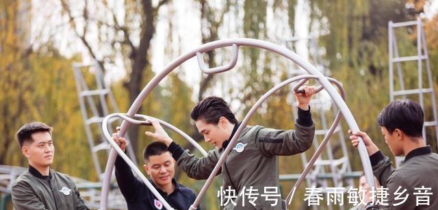 《滚烫人生》飞行员职业体验,张智霖缺席李承铉回归,还加入2人