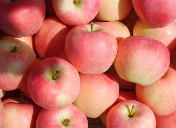 胡萝卜素|早上空腹吃一个苹果,三大好处自动找上门来,女人记得要多吃