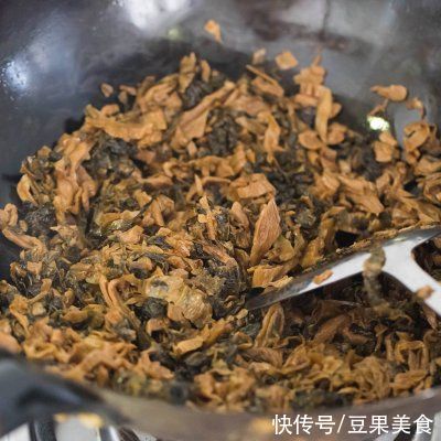 大勺|妈妈的菜干爆扣肉(过节待客硬菜,毫无保留的技巧)