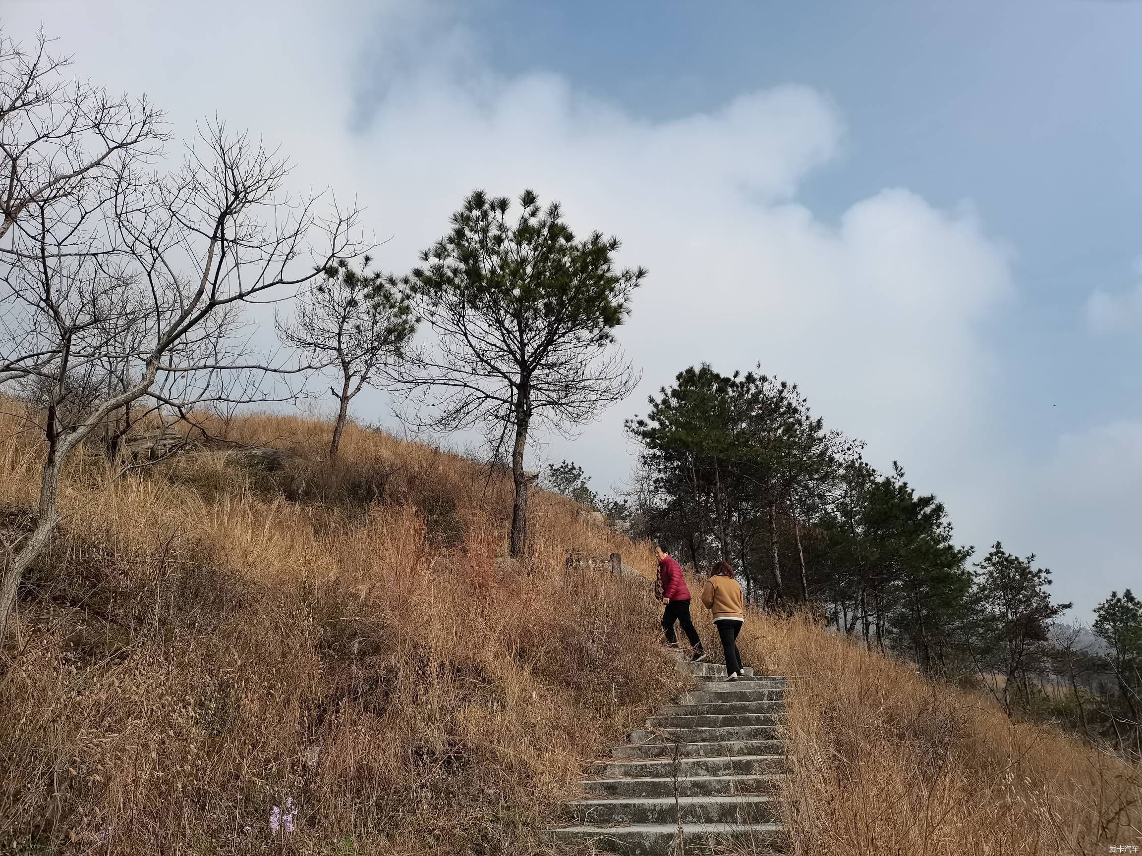 逛大余湾，登宝鼎山