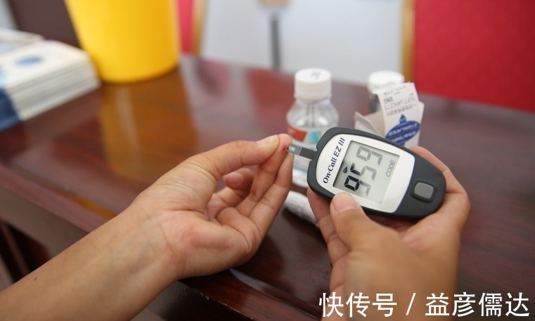 葡萄糖|糖尿病人出现3种异常,或许是尿毒症的前兆,劝你多多注意