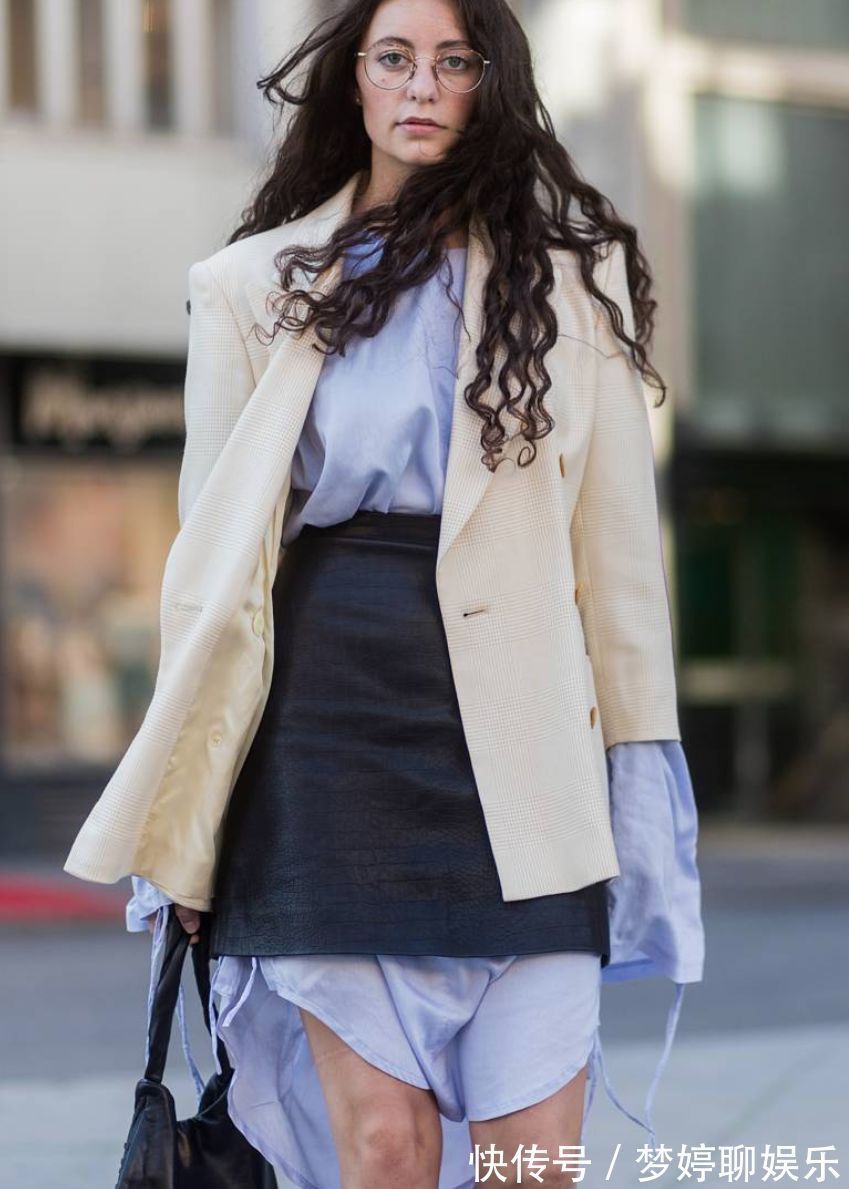 百褶裙|穿来穿去,还是衬衫+裙子最百搭时髦,一年四季都能让你美上天