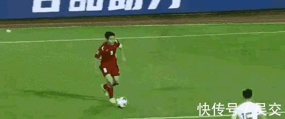 国脚|谁更爱国?归化国脚舍身堵枪眼,本土国足队长却临危当“躲球哥”