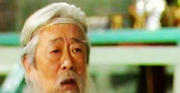 鸿钧@鸿钧并非老大,封个神还得此人同意,否则,他是不敢开启封神的!