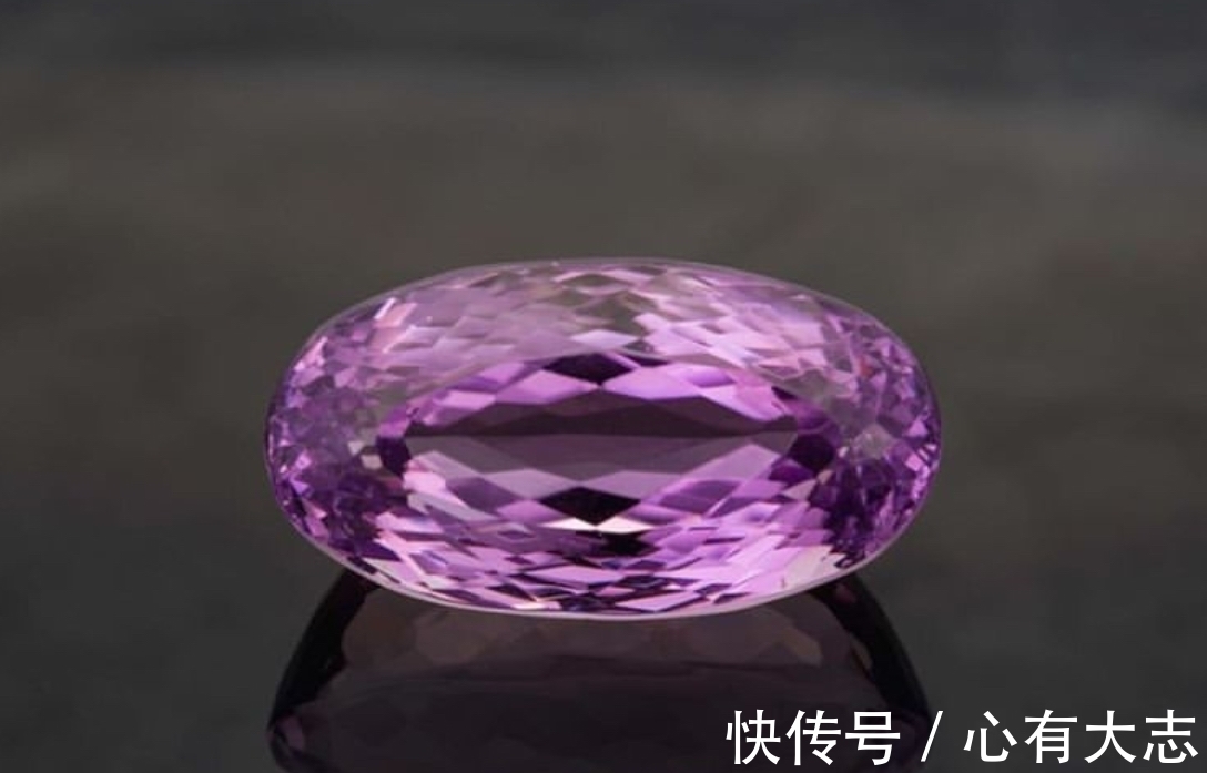 蓝绿色|它的紫色恰似伊丽莎白泰勒的眼睛,它就是传说中的暗夜珠宝明星