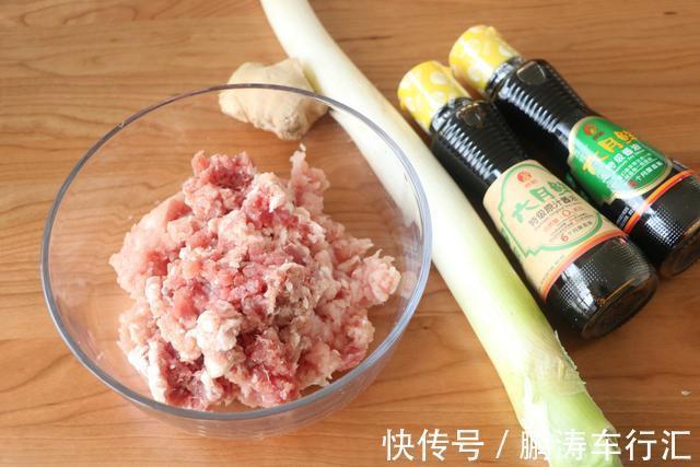 大葱猪肉饺子馅儿怎么调才好吃?北方地道的做法,味香料足真好吃