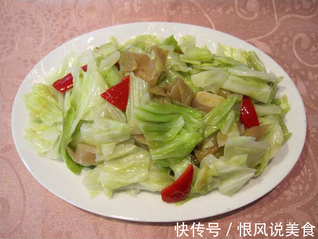 酸菜和包菜一起这样做，味道赛过吃肉，做了一大盆，一点没剩下！