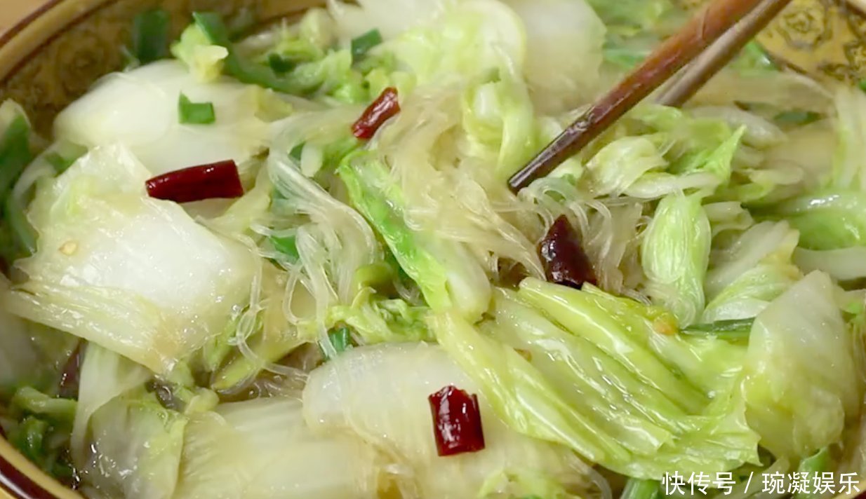 半颗白菜1把粉丝,简单一做,鲜香美味,白菜清脆,超级下饭