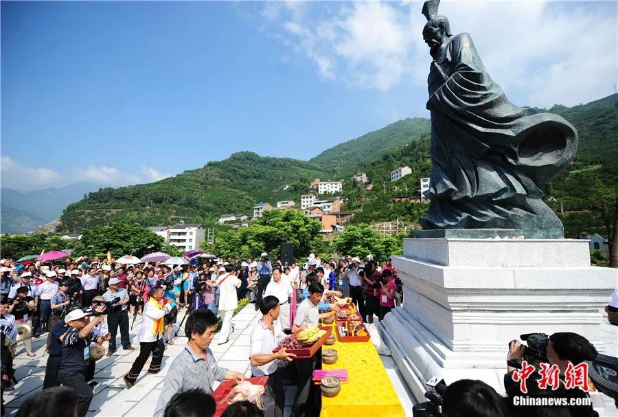 东西问·两岸同祭｜余光中为何说“蓝墨水的上上游是秭归”？