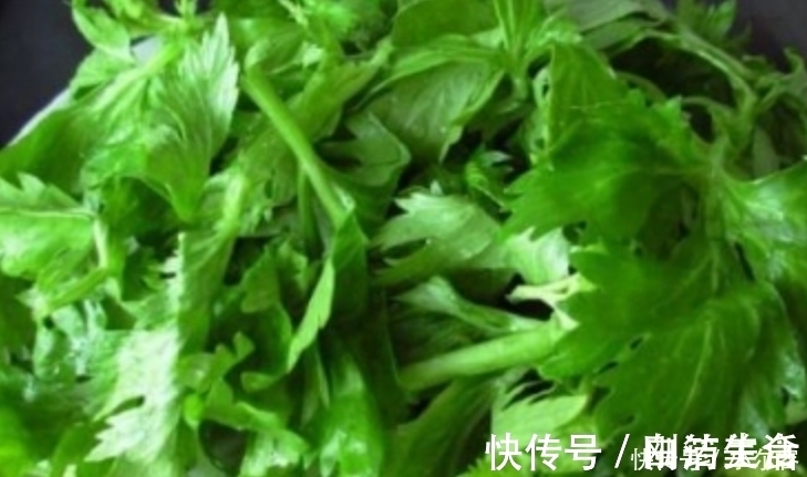 皮肤干燥|有一种蔬菜的叶子,吃一顿相当于三斤苹果,多数人却扔掉了