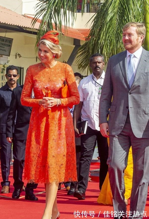 黄色 50岁荷兰王后穿搭用色超大胆,穿遍彩虹色,连英女王也望尘莫及!