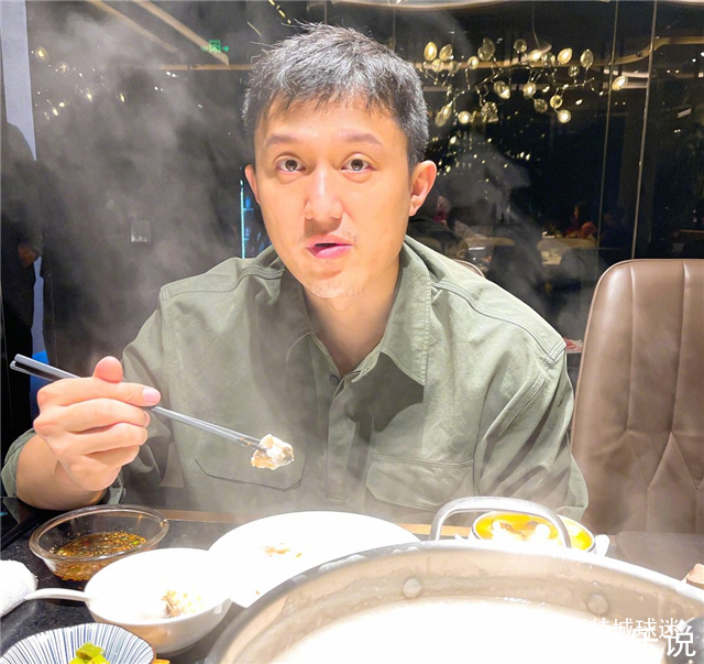 中国女排|惠若琪婚后越发漂亮，老公却憔悴胡子拉碴，网友调侃他：脸变形了