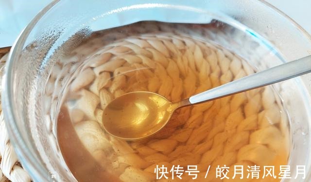 这个开胃健脾、消油解腻的饮料，自己也能做，只需准备这4种食材！