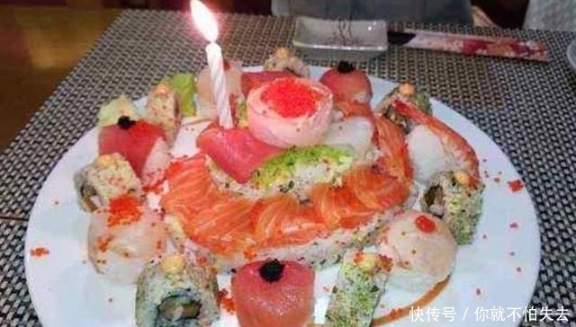 那些造型奇葩的寿司,第一个下不了口,最后一个名字很好听!