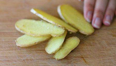 湿气重|湿气重,一块生姜配上它,早上1次,5天治好了我体内半年的湿毒