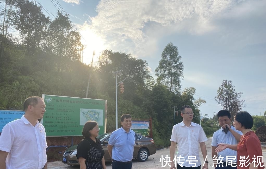 仁化|“迎中秋 庆国庆”消费活动暨电商服务中心揭牌，仁化农业转型升级持续发力中