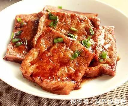 五花肉焖豆腐,成本不到10元,好吃超下饭,饭店都吃不到