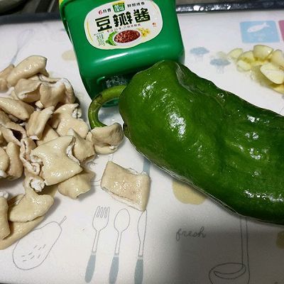 招牌|#一勺葱伴侣，成就招牌美味#回味无穷的青椒肥肠