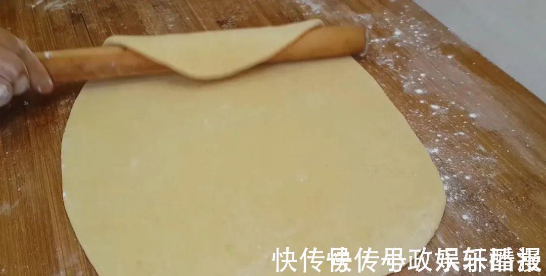 3个鸡蛋,1斤面粉,大刀一切,松软香甜不刷油,我家一周吃五次