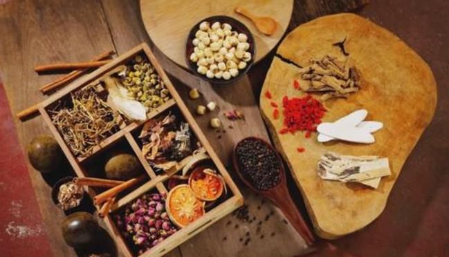 别发愁，养花不会施肥啦，用这3样有机肥，好用又不烧根