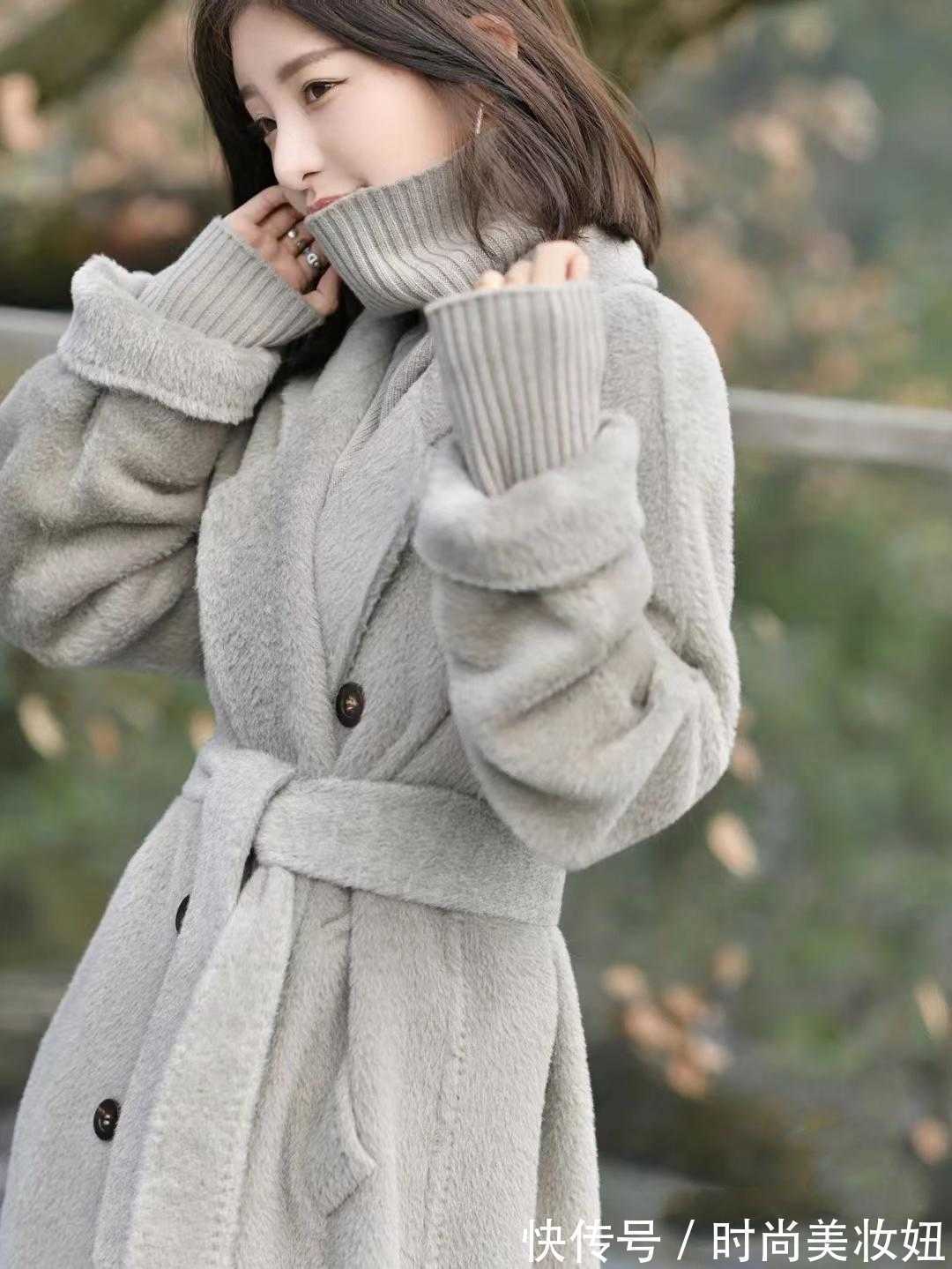 灰色大衣|没想到,灰色大衣这样搭真高级,4种优雅配色,提升气质又洋气