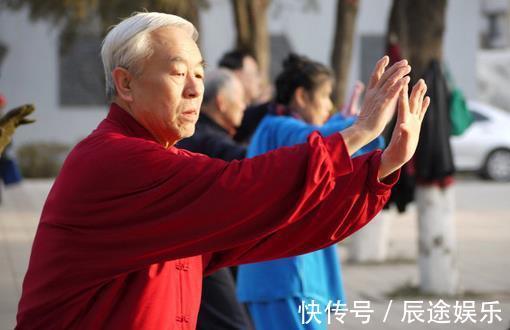 睡眠时间|112岁最长寿老人去世:人生路漫漫,拼的就是3件事,你能做到吗?