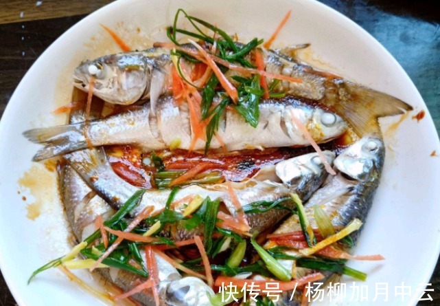 心脑血管疾病|散步可以降血脂吗医生多吃3种食物,或比散步效果要好