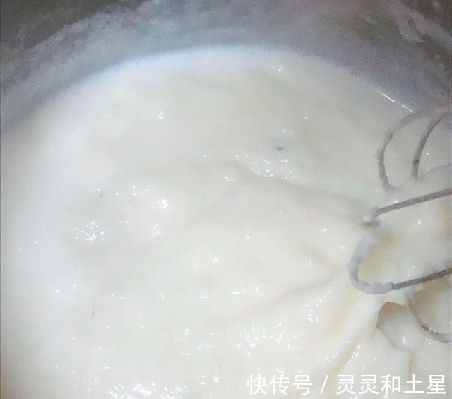 面包糠|用牛奶做小零食，加入淀粉炸，营养价值高又好吃！