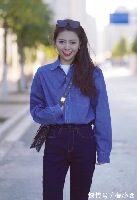 小个子 “牛仔裤”春季穿搭攻略:配毛衣、风衣都很洋气,好看的都挑好了