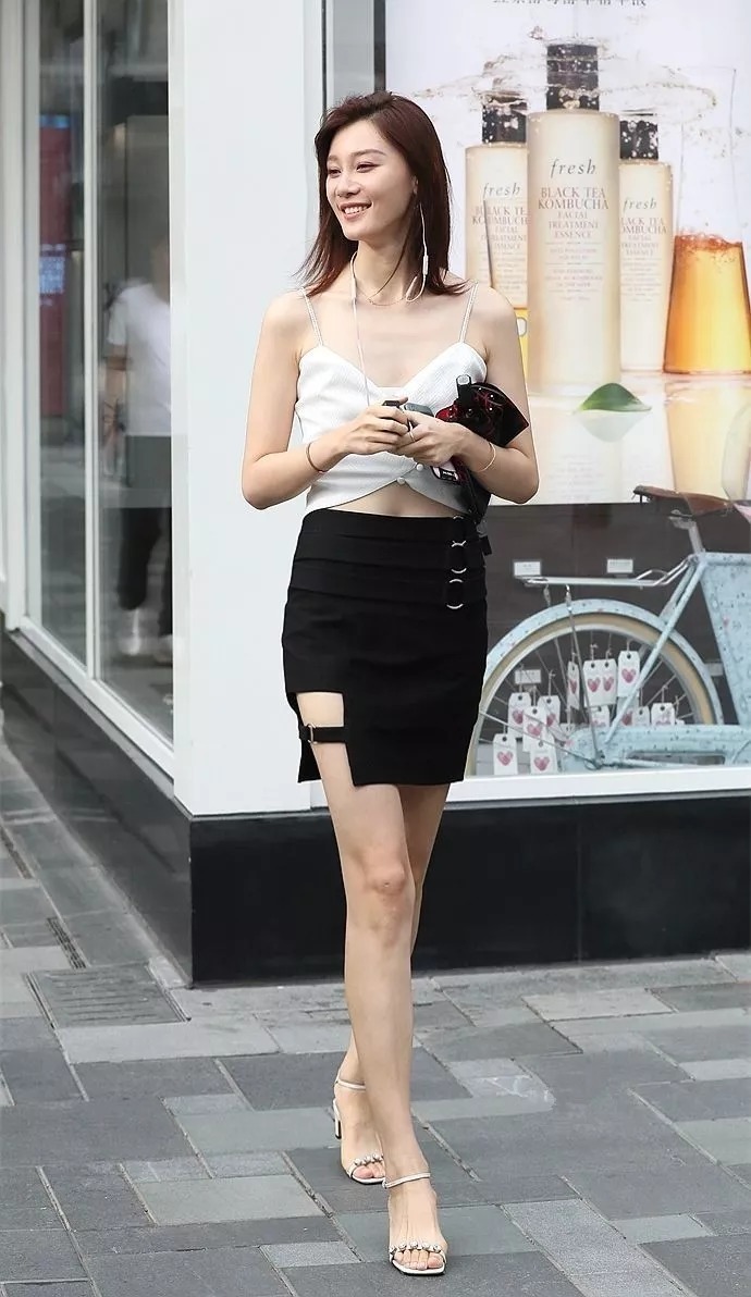 小姐姐|女生穿搭高跟鞋,带着自己女神般的气息