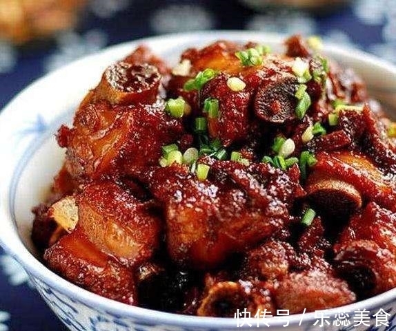 汤匙|家里来客人不想去饭店，炒几道的家常菜，香飘四溢，好吃到没朋友