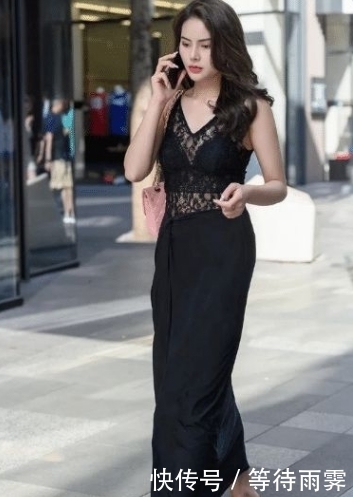 显得|路人街拍,运动鞋和棒球帽的修饰,显得更加青春活力