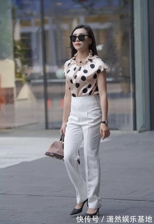女人 40岁女人并不受穿搭限制,遵循两种不同穿法,越老越有女人味!