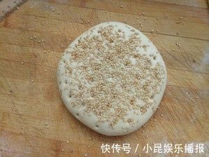 面团|我们家一年四季都爱吃的饼,隔三差五就要做一次,外酥内软特好吃