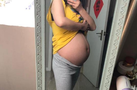 走路散步|晚孕特意散步谋福分娩,孕妈水肿不说,分娩还被嫌弃太单纯