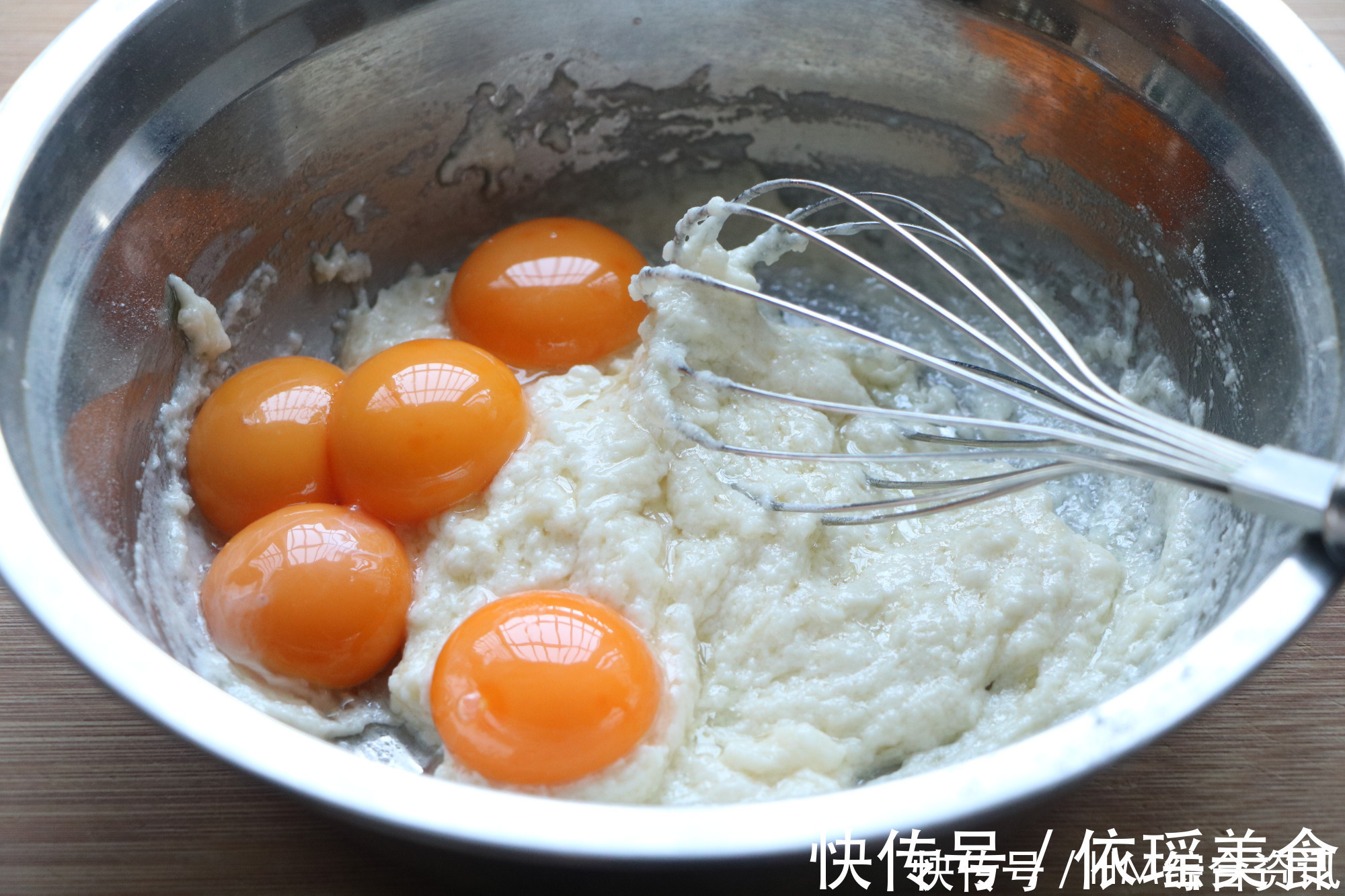 孩子最爱的蛋糕卷，掌握正确方法不开裂，好吃好看，简单失败率低