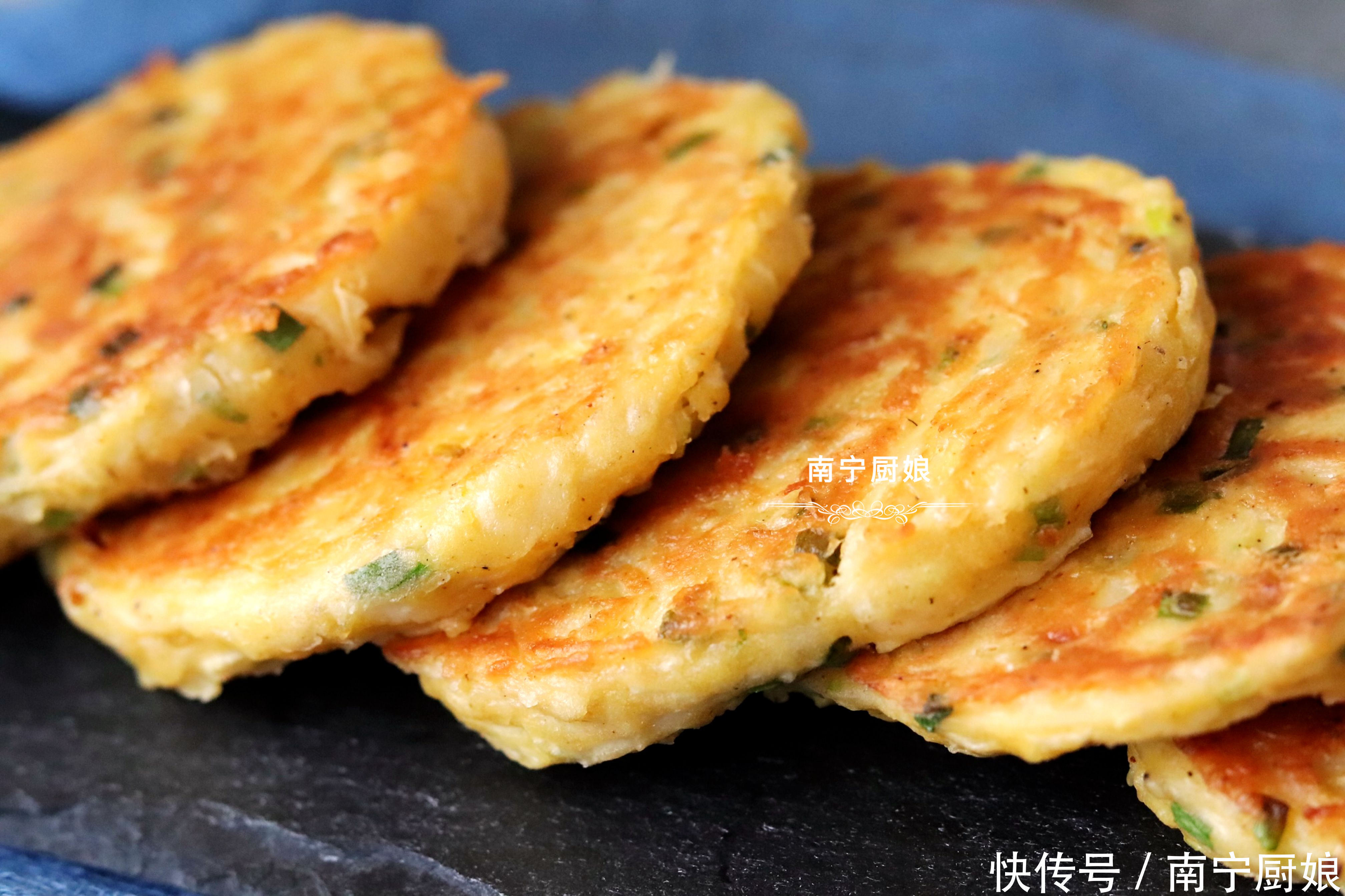 白萝卜|2个鸡蛋、半根白萝卜，只需10分钟，就能做出一顿香喷喷的早餐