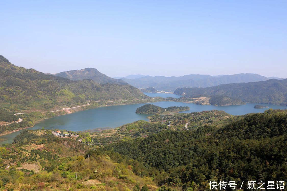 高山村落，樱花盛开，天空之境，天上人间