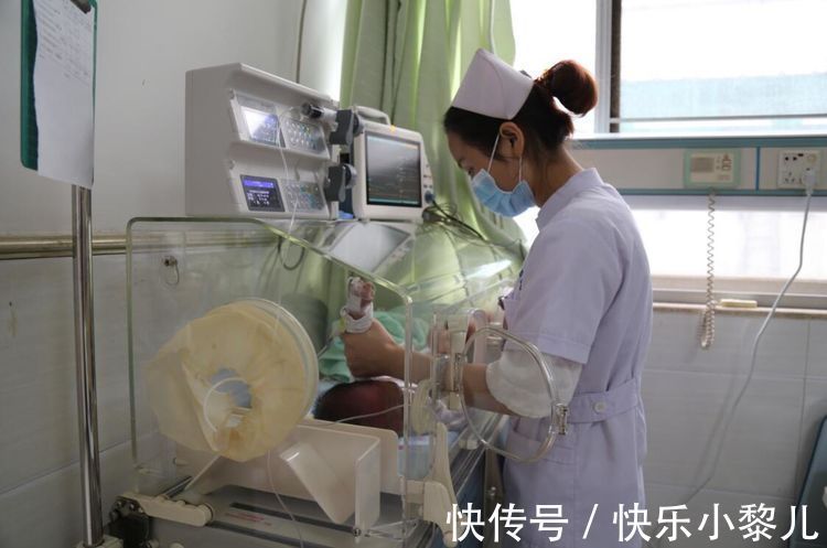 妈妈|没磕碰,没摔伤,纯母乳宝宝脑出血,和新妈妈月子期的陋习有关