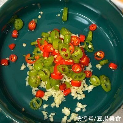 辣椒油|#巨下饭的家常菜#捞汁小海鲜-八爪鱼,够味儿