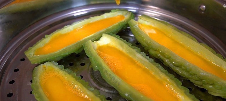 最近很火的苦瓜做法，饭店一份卖58，在家做成本不到5元，真解馋