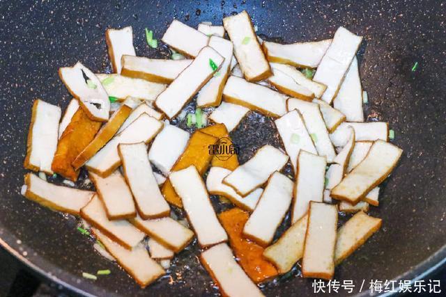 食材|这食材孩子要常吃,花不几个钱,能补充钙质,促进骨骼发育!