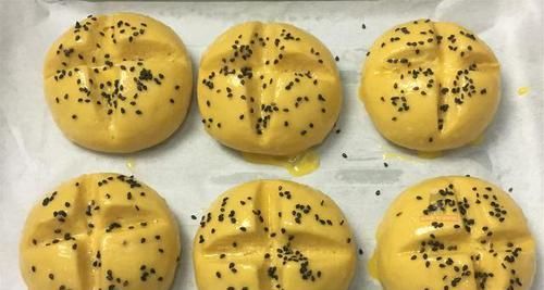 玉米面也能做开花馒头，松软香甜，比面包还好吃，看完就能会