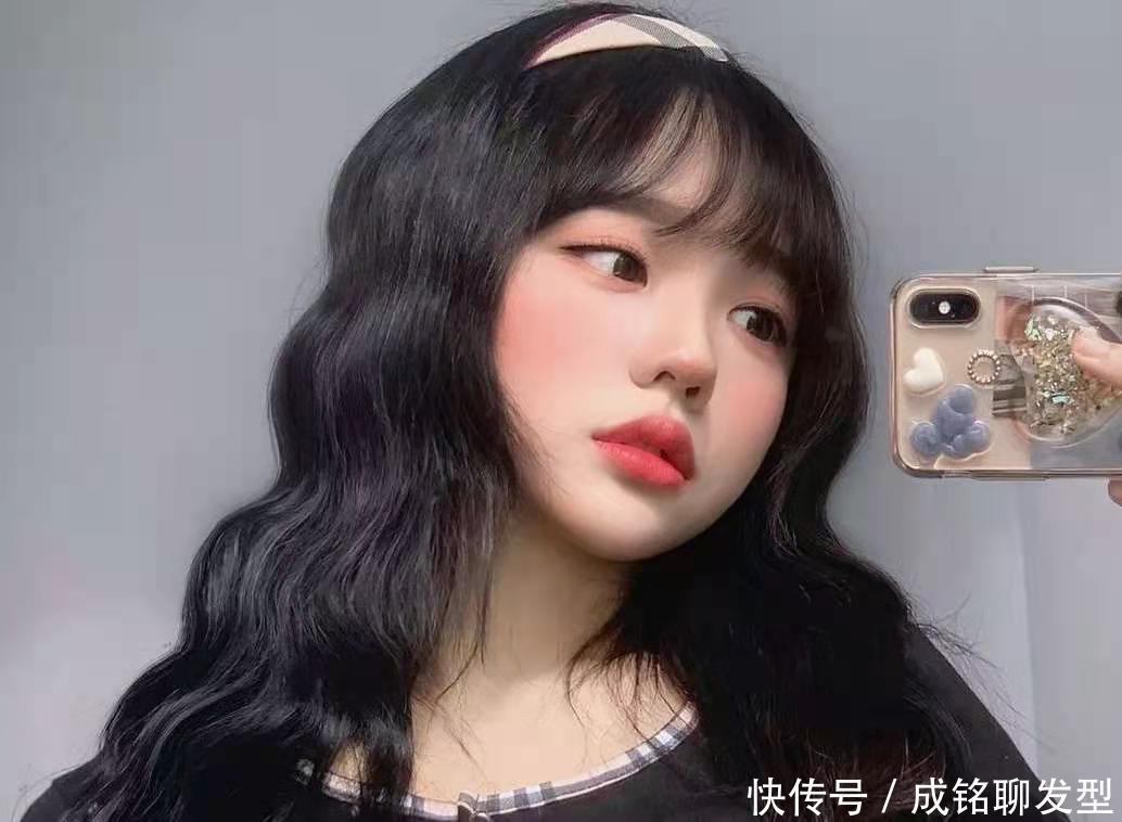 正当|羊毛卷已经OUT了!今年蛋蛋波纹卷发正当红,脸圆的妹子也适合