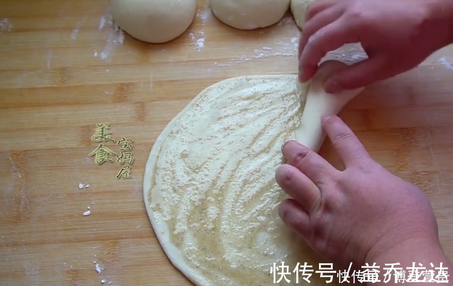 宝妈|家常烙饼掌握好这一步,做出来的饼柔软又筋道,简单易学零失败!