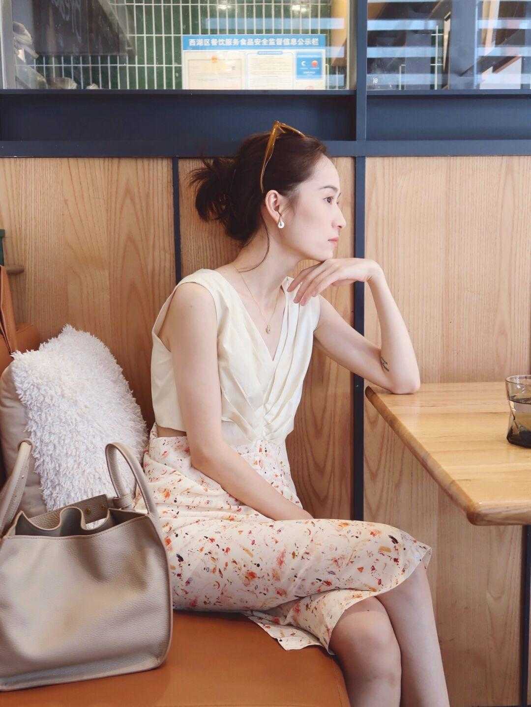 女生|都是基础款的衣服,看起来既高级又时尚,简直好搭配又惊艳