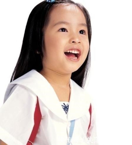 衣物|看到孩子在幼儿园的午睡照片,家长该醒醒,到底怎么给孩子买衣服